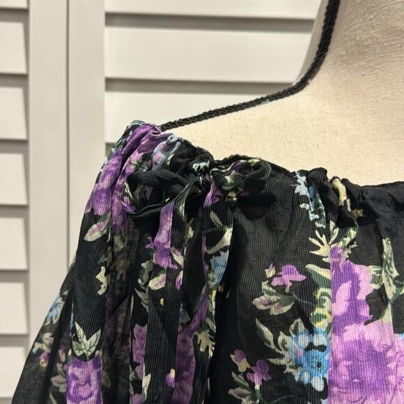 ELAN USA NWT Floral On/ Off shoulder Top with adjustable upper strap. - Picture 2 of 9